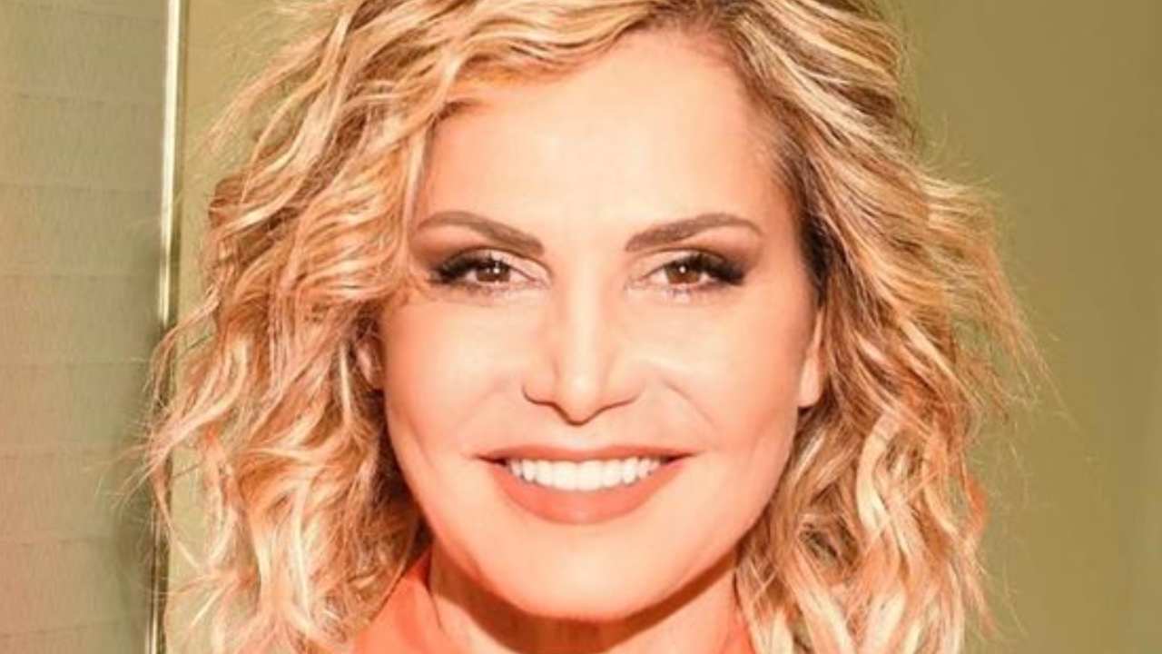 Simona Ventura, luto luto: “…uma pessoa próxima”