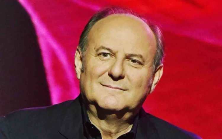 Gerry Scotti serio 