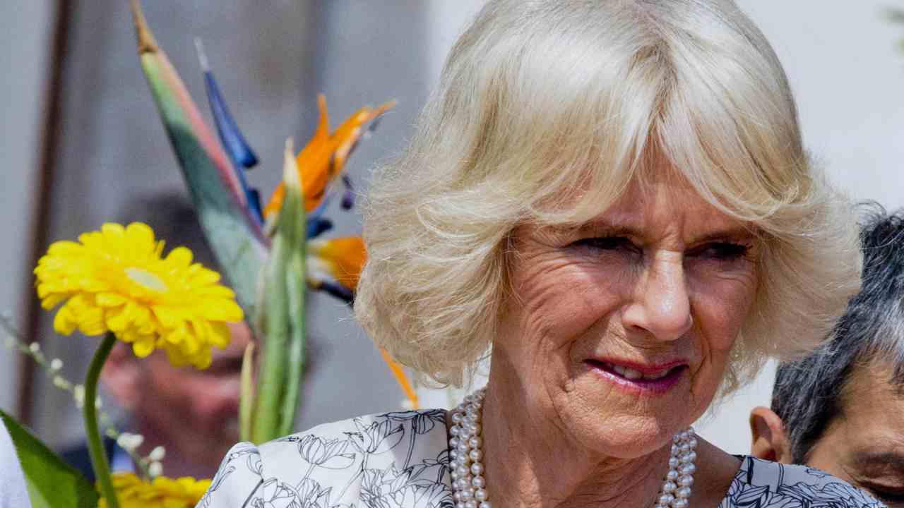 Camilla Parker Bowles addio