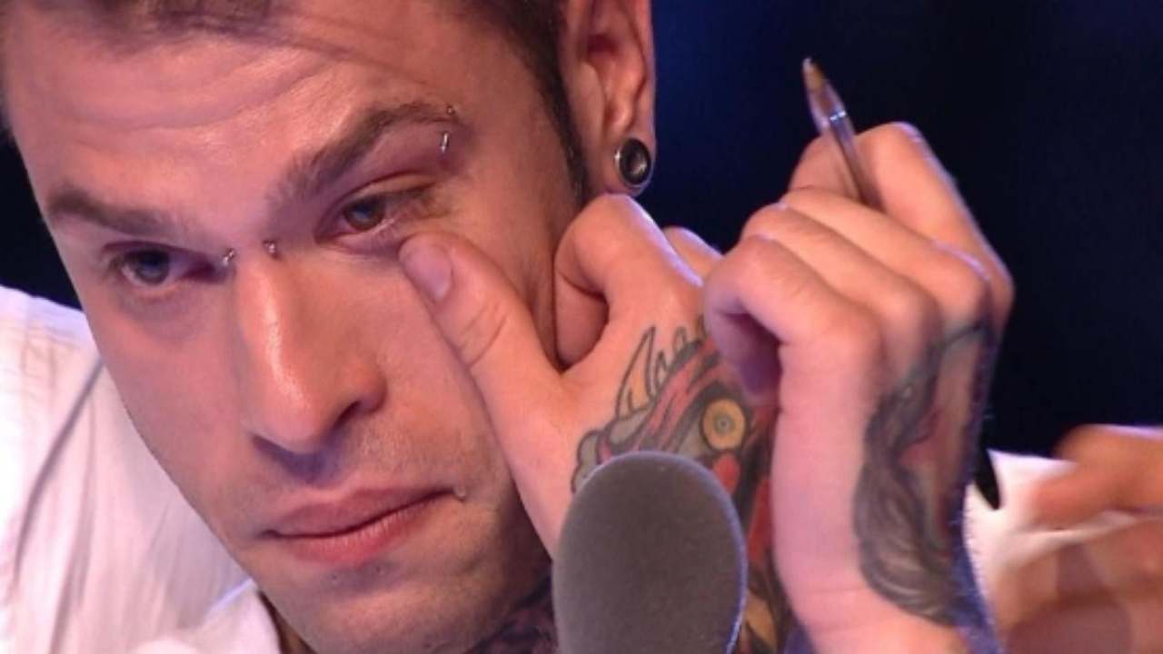 Fedez piange