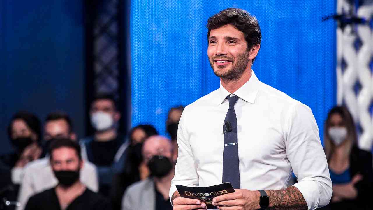 Stefano De Martino serio