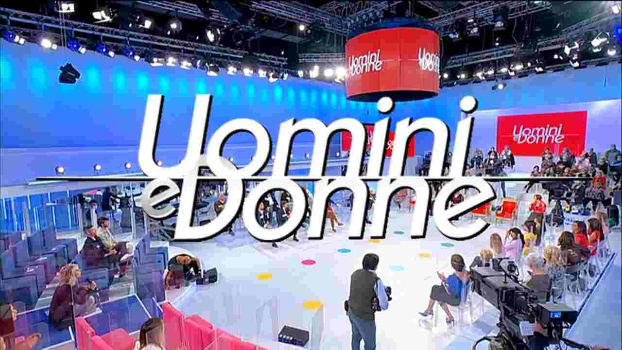 uomini e donne lascia il programma 