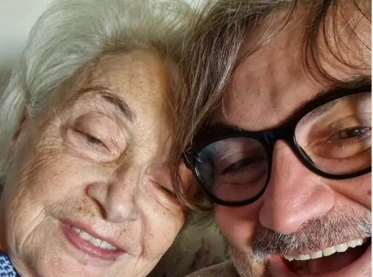Pierluigi Pardo insieme a sua madre foto Instagram newsabruzzo.it 20221216