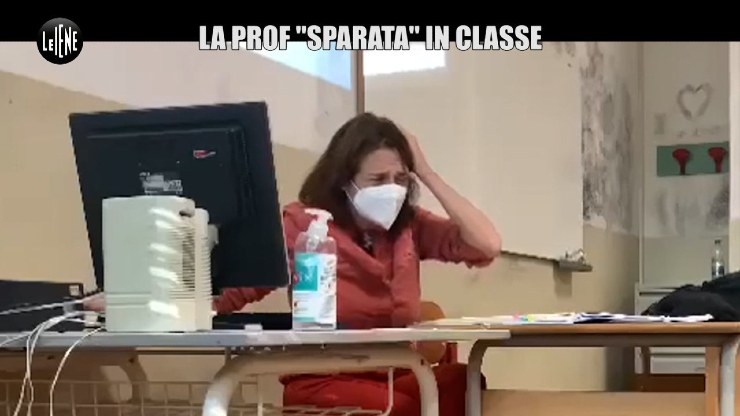 La prof sparata dagli alunni in classe servizio de Le Iene newsabruzzo