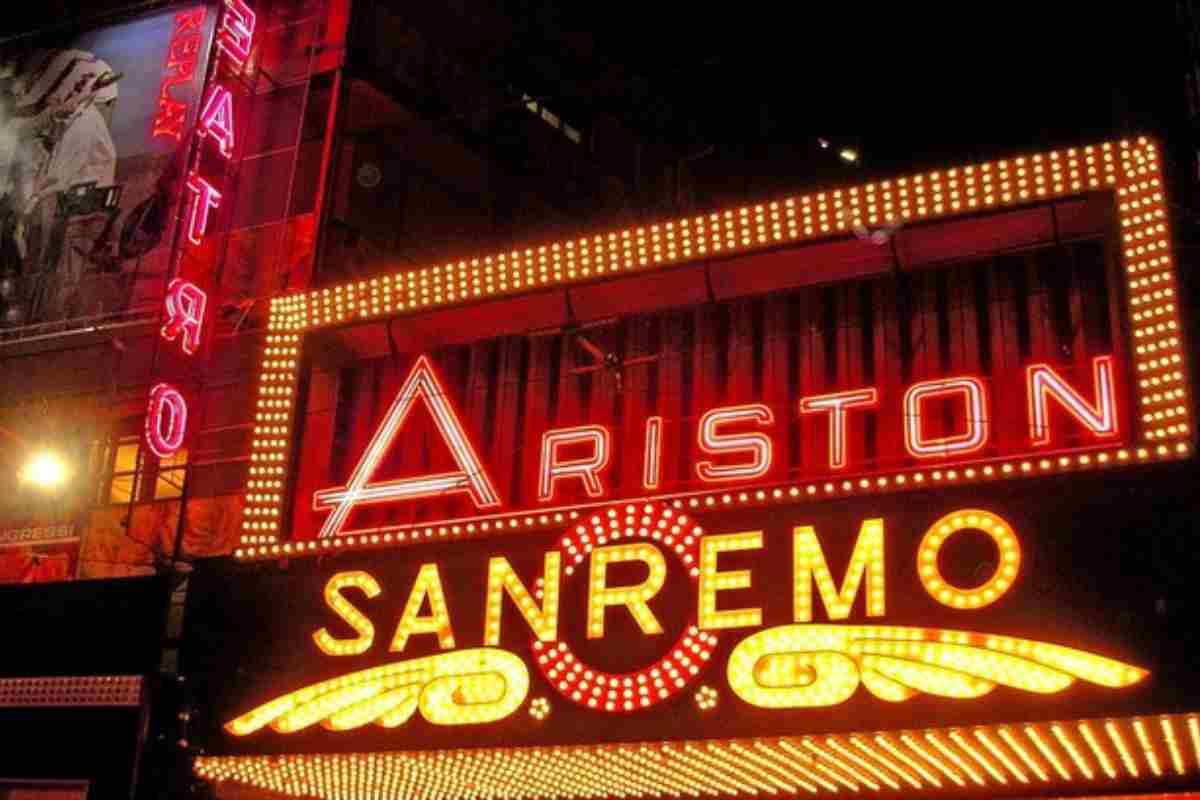 "Rischia il flop": allarme Sanremo2023, critiche feroci contro la decisione di Amadeus