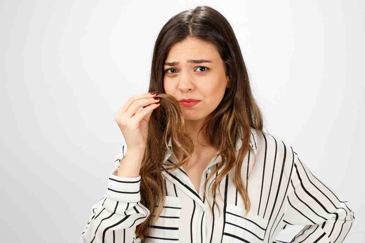 Perché  i capelli si sporcano in fretta