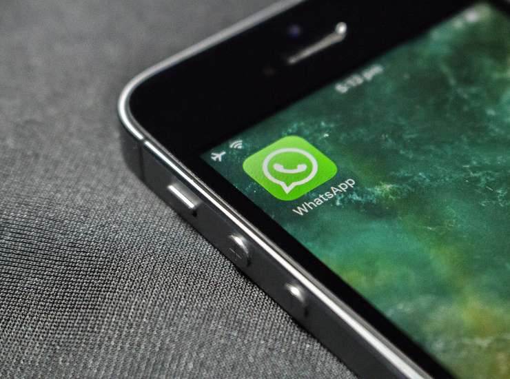 Whatsapp trucco nascondere chat