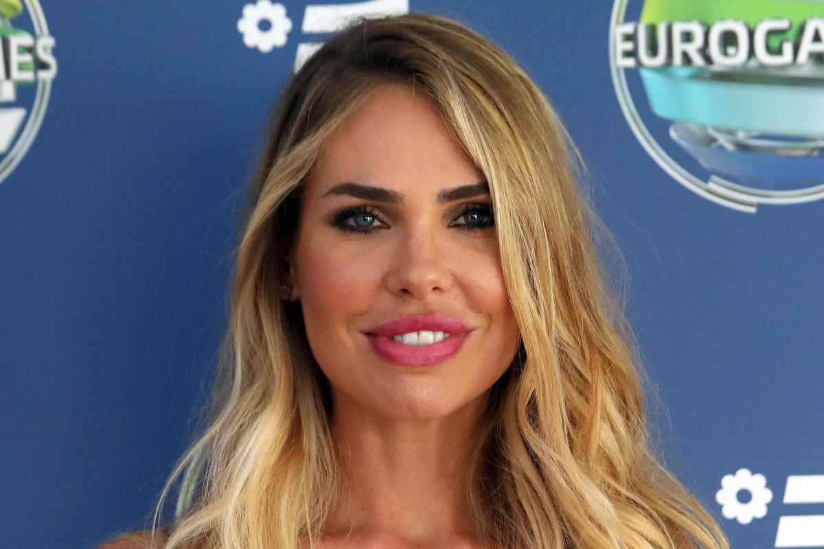 ilary blasi conduttrice isola dei famosi